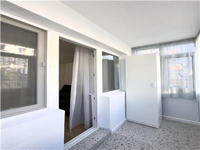Apartament 2 camere, renovat, prima inchiriere, zona Vest, Ploiesti