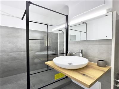 Garsoniera spatioasa cu terasa 20 mp, ultracentral Catedrala, Ploiesti