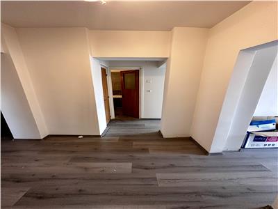 Vanzare apartament 3 camere, decomandat, Ploiest, zona Ion Maiorescu