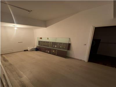 Inchiriere spatiu comercial cu vad intens, Ploiesti, zona Nord