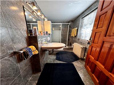 Vanzare casa 4 camere, in Ploiesti, zona ultracentrala