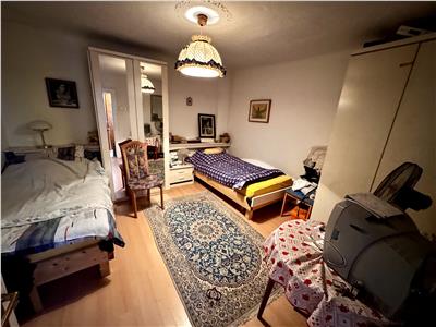Vanzare casa 4 camere, in Ploiesti, zona ultracentrala