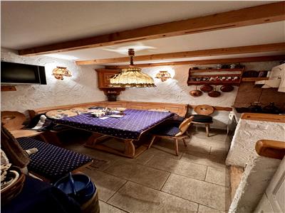 Vanzare casa 4 camere, in Ploiesti, zona ultracentrala