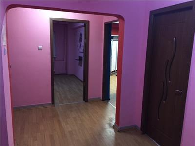 Inchiriere apartament 4 camere, Ploiesti, zona Cantacuzino