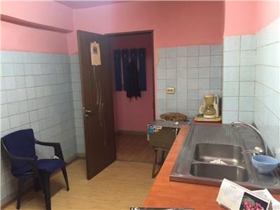 Inchiriere apartament 4 camere, Ploiesti, zona Cantacuzino