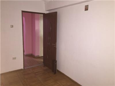 Inchiriere apartament 4 camere, Ploiesti, zona Cantacuzino