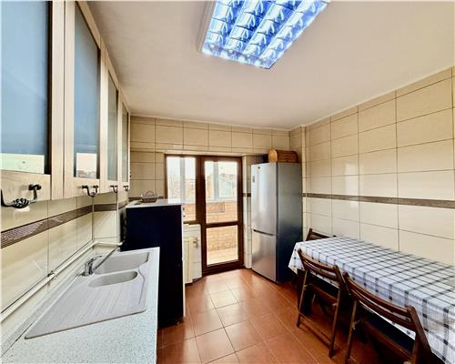 Apartament 2 camere, foarte spatios, ultracentral Catedrala, Ploiesti