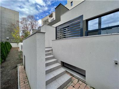 Apartament 3 camere de lux, curte, Bulevardul Independentei, Ploiesti