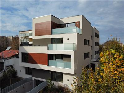 Apartament 3 camere de lux, curte, Bulevardul Independentei, Ploiesti