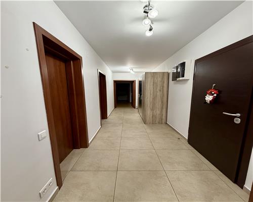Apartament 3 camere, parcare proprie, Ploie?ti, Romana Residence