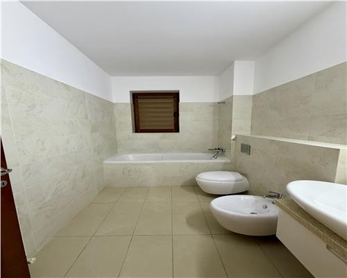 Apartament 3 camere, parcare proprie, Ploie?ti, Romana Residence