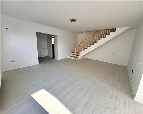 Vanzare casa 4 camere, in Strejnicu, la 5 minute de Ploiesti