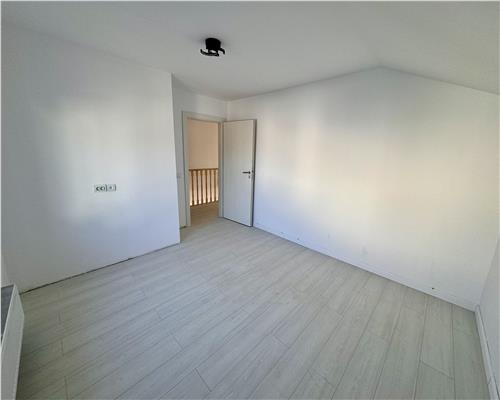 Vanzare casa 4 camere, in Strejnicu, la 5 minute de Ploiesti