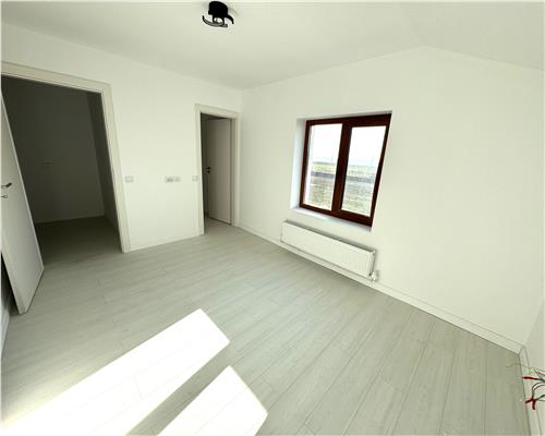 Vanzare casa 4 camere, in Strejnicu, la 5 minute de Ploiesti