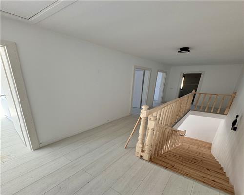 Vanzare casa 4 camere, in Strejnicu, la 5 minute de Ploiesti