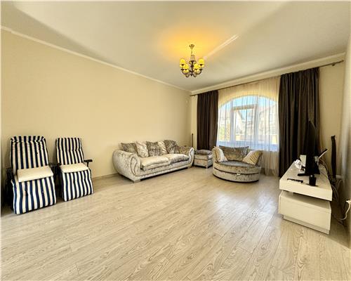 Vila tip duplex, P+1E, 3 camere, situata in cartier select, Paulesti