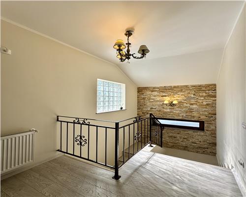 Vila tip duplex, P+1E, 3 camere, situata in cartier select, Paulesti