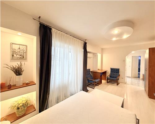 Garsoniera spatioasa cu terasa 20 mp, ultracentral Catedrala, Ploiesti