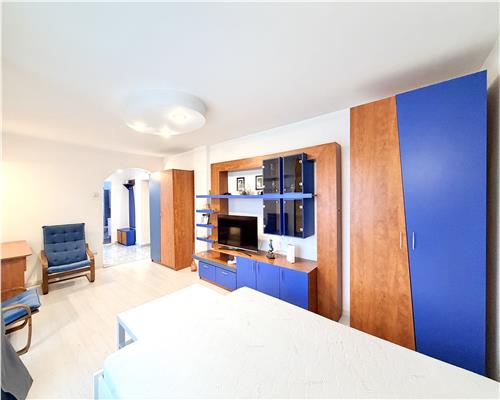 Garsoniera spatioasa cu terasa 20 mp, ultracentral Catedrala, Ploiesti