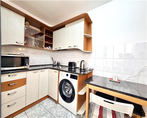 Garsoniera spatioasa cu terasa 20 mp, ultracentral Catedrala, Ploiesti