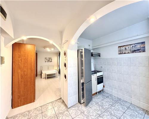 Garsoniera spatioasa cu terasa 20 mp, ultracentral Catedrala, Ploiesti