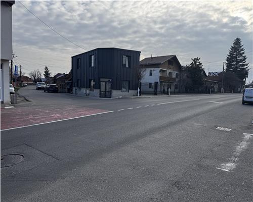 Inchiriere spatiu comercial parter, in Baicoi, ultracentral stradal