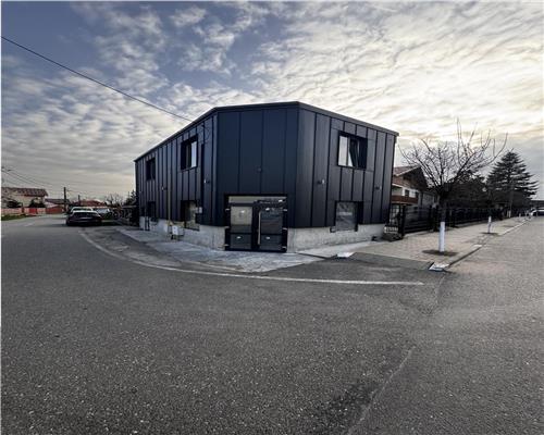 Inchiriere spatiu comercial parter, in Baicoi, ultracentral stradal