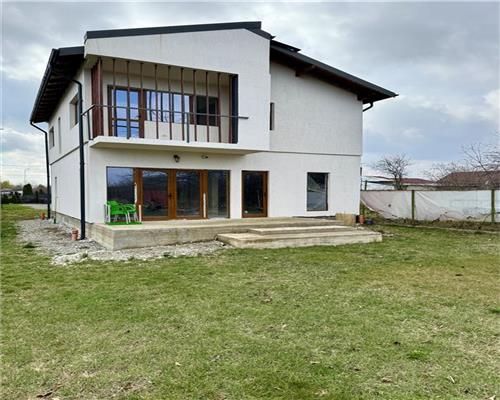 Casa noua 4 camere, teren 1438 mp, Baicoi, la 10 min fata de Ploiesti