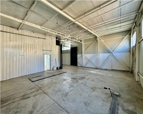 Hala 130 mp si spatiu comercial 38 mp, zona NORD, Ploiesti