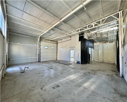 Hala 130 mp si spatiu comercial 38 mp, zona NORD, Ploiesti