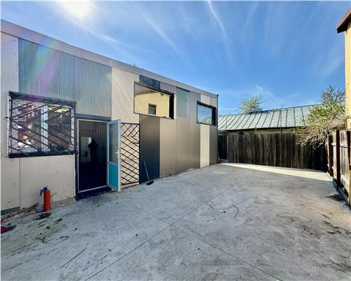 Hala 130 mp si spatiu comercial 38 mp, zona NORD, Ploiesti