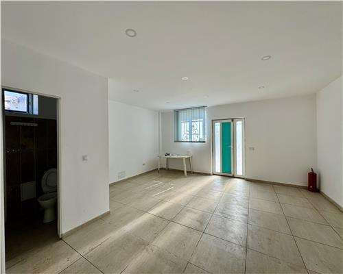 Hala 130 mp si spatiu comercial 38 mp, zona NORD, Ploiesti