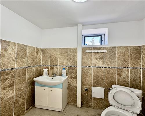 Hala 130 mp si spatiu comercial 38 mp, zona NORD, Ploiesti