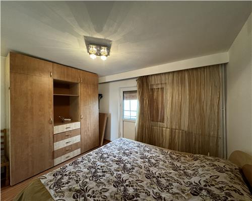 Apartament 3 camere, decomandat, Democratiei stradal, Ploiesti