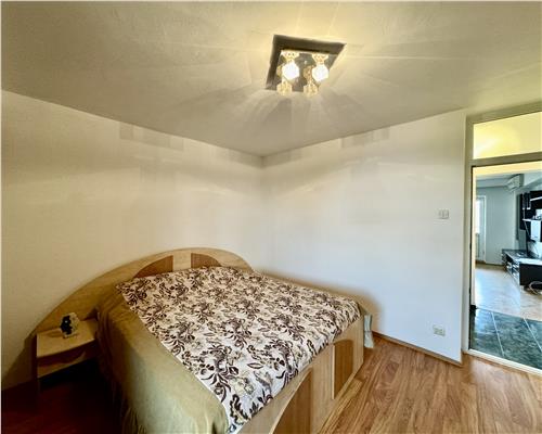 Apartament 3 camere, decomandat, Democratiei stradal, Ploiesti