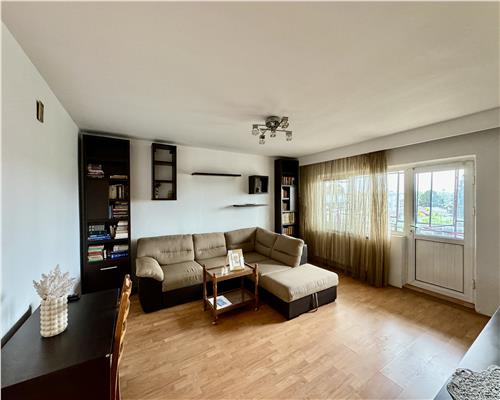 Apartament 3 camere, decomandat, Democratiei stradal, Ploiesti