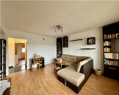 Apartament 3 camere, decomandat, Democratiei stradal, Ploiesti