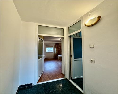 Apartament 3 camere, decomandat, Democratiei stradal, Ploiesti