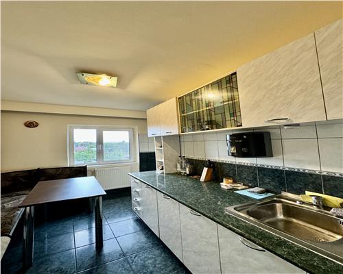 Apartament 3 camere, decomandat, Democratiei stradal, Ploiesti