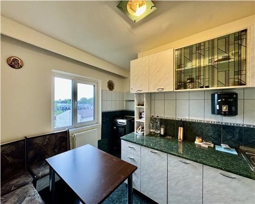 Apartament 3 camere, decomandat, Democratiei stradal, Ploiesti