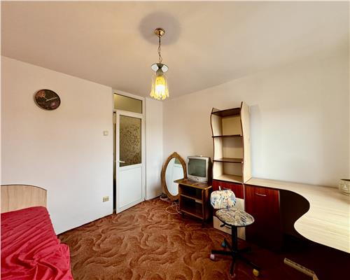 Apartament 3 camere, decomandat, Democratiei stradal, Ploiesti