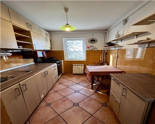 Inchiriere apartament 2 camere, in Poiesti, zona Sud