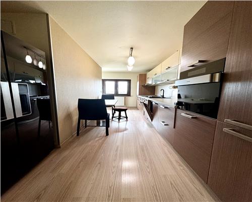 Inchiriere apartament 4 camere, centrala proprie, in Ploiesti, zona Eroilor