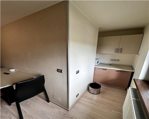 Inchiriere apartament 4 camere, centrala proprie, in Ploiesti, zona Eroilor