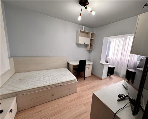 Inchiriere apartament 4 camere, centrala proprie, in Ploiesti, zona Eroilor