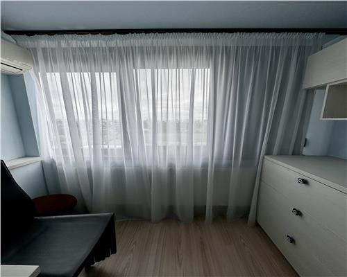 Inchiriere apartament 4 camere, centrala proprie, in Ploiesti, zona Eroilor