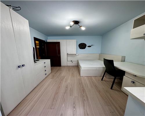 Inchiriere apartament 4 camere, centrala proprie, in Ploiesti, zona Eroilor