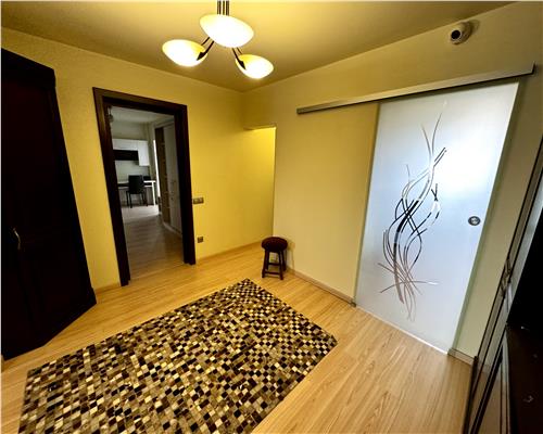 Inchiriere apartament 4 camere, centrala proprie, in Ploiesti, zona Eroilor