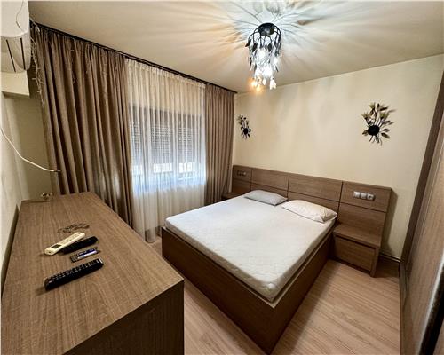 Inchiriere apartament 4 camere, centrala proprie, in Ploiesti, zona Eroilor