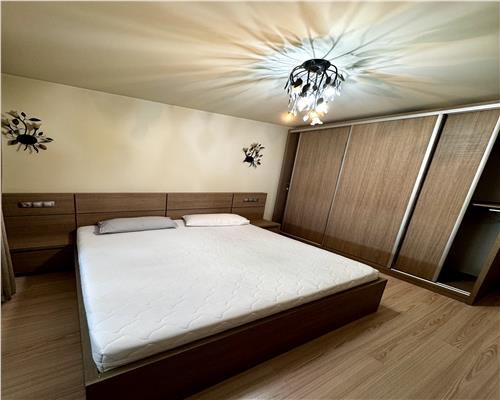 Inchiriere apartament 4 camere, centrala proprie, in Ploiesti, zona Eroilor